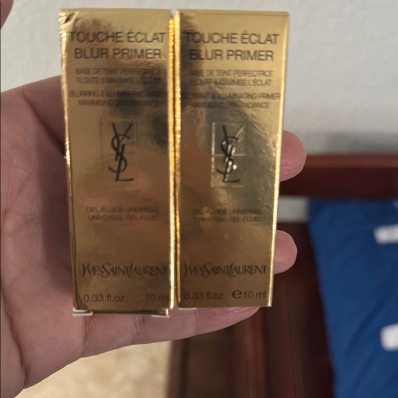 Yves Saint Laurent Gold Primer for Radiant Skin - Picture 2 of 3